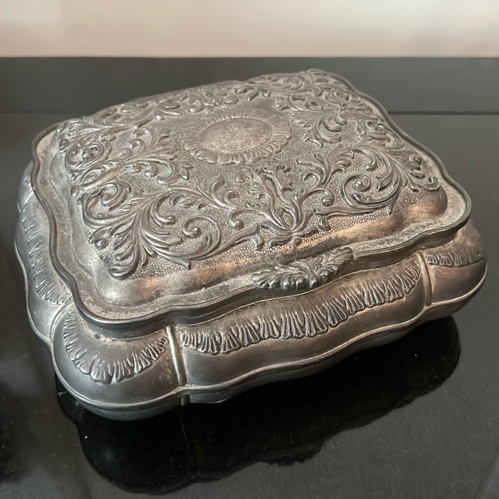 Godinger Silver Art Co. Silver Ornate Jewelry Box - Picture 2 of 15